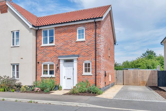 2 bedroom semi-detached house for sale