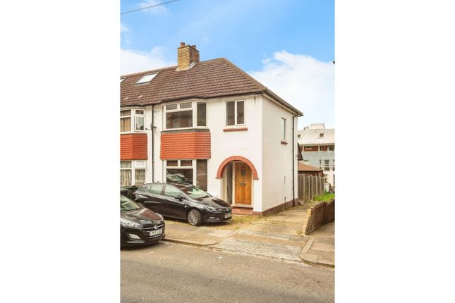 3 bedroom end of terrace house for sale