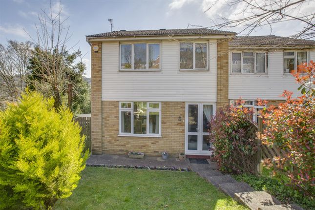 Telford Way, High Wycombe HP13 3 bed semi