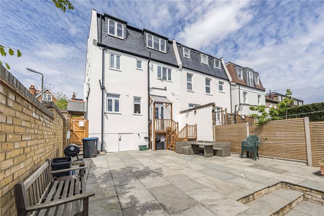 Kenilworth Avenue, London, SW19 2 bed apartment for sale