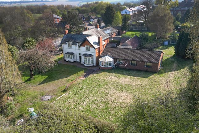 Mansfield Road, Doe Lea, Chesterfield 5 bed detached house for sale