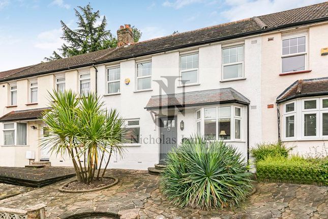 Hood Avenue, Southgate, London, N14 3 bed terraced house for sale