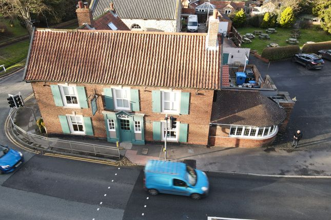 6 bed detached house
