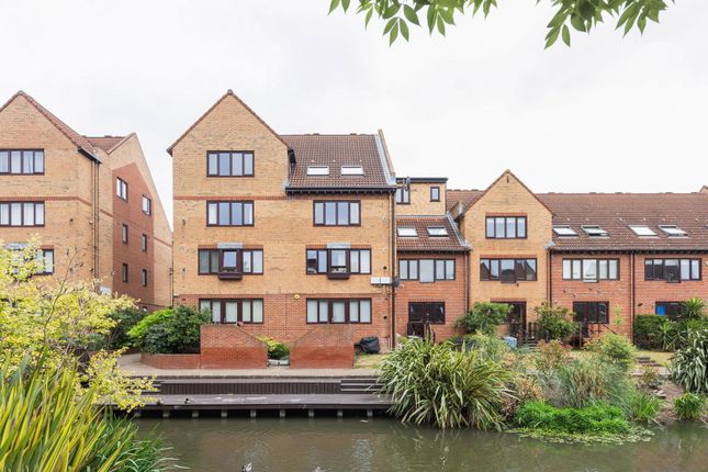 3 bed flat