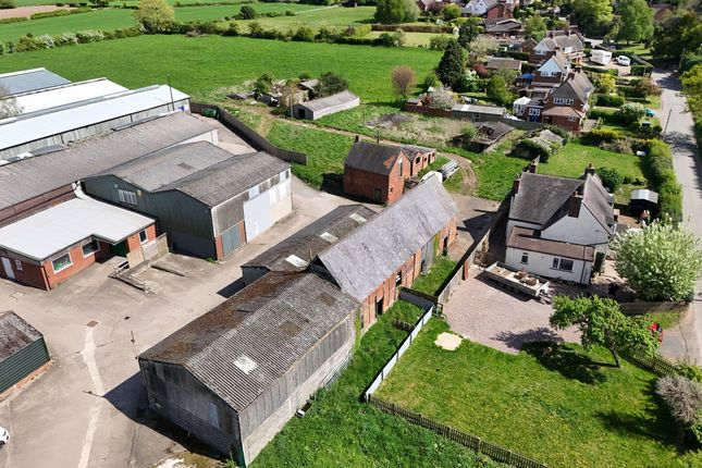 Common Lane, Stafford ST17 3 bed barn conversion for sale