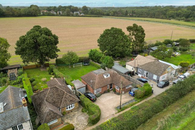 Hogg Lane, High Wycombe HP15 3 bed bungalow for sale
