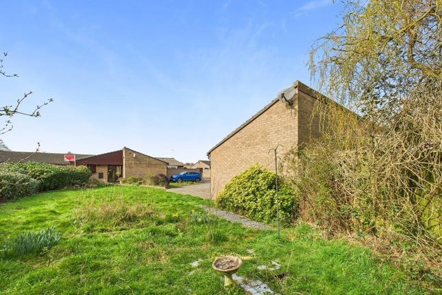 2 bedroom semi-detached bungalow for sale