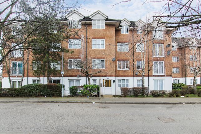 Lavender Place, Ilford, IG1 2 bed flat for sale
