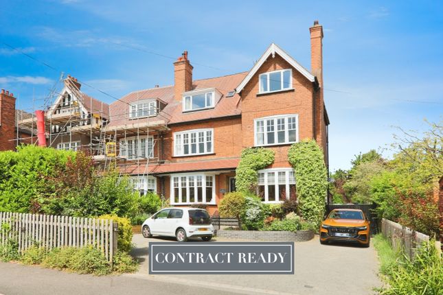 Davenport Avenue, Hessle, East Riding... 7 bed semi
