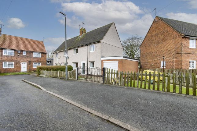 Mornington Road, Holmewood, Chesterfield 3 bed semi