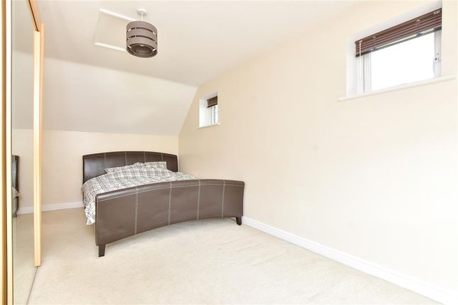 Coral Park, Maidstone, Kent 1 bed coach house for sale