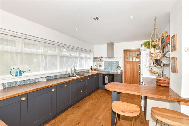4 bed detached house