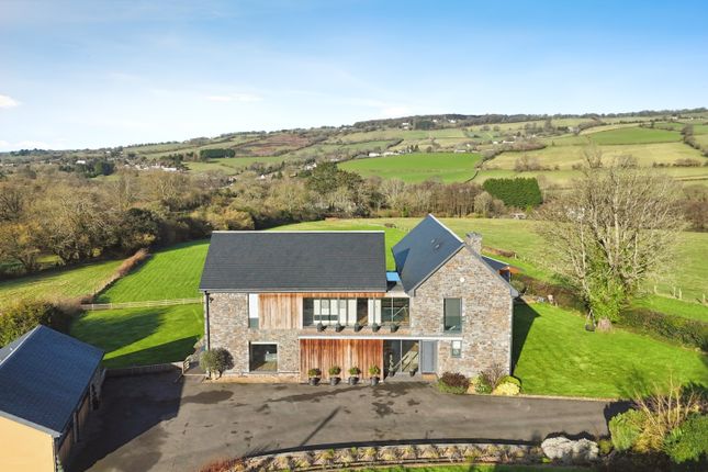 6 bedroom detached house for sale