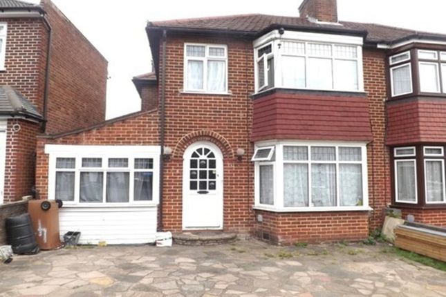 Kynance Gardens, Stanmore HA7 3 bed semi