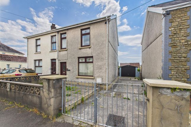 Heol Llanelli, Pontyates, Llanelli 3 bed semi