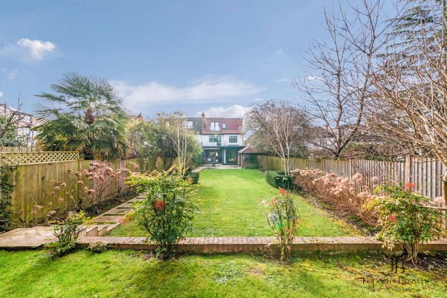 5 bedroom semi-detached house for sale
