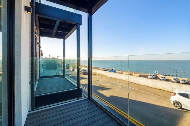St. Georges Terrace, Herne Bay, Kent... 2 bed flat for sale
