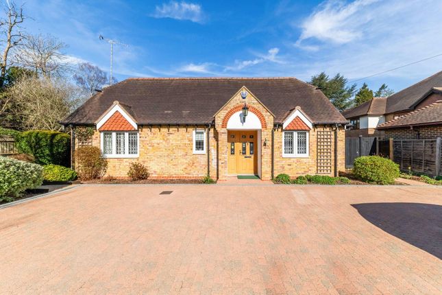 The Avenue, Tadworth KT20 2 bed detached bungalow for sale