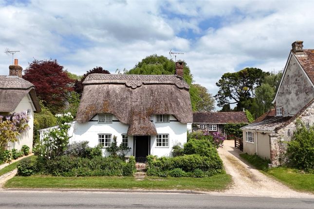 Martin, Fordingbridge, Hampshire, SP6 2 bed detached house for sale