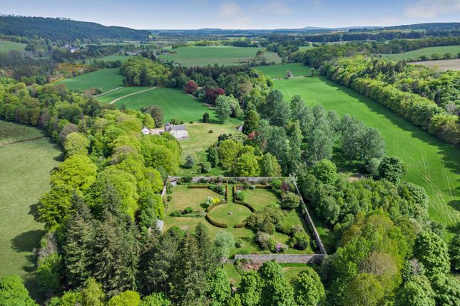 Country house for sale