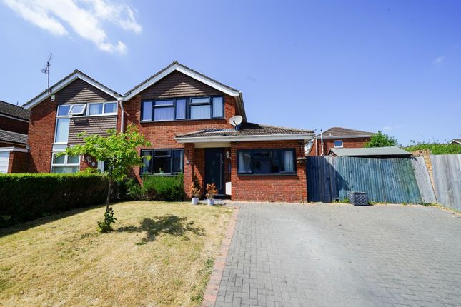 Bideford Green, Linslade 3 bed semi