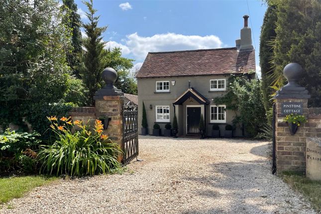 Oxford Road, Gerrards Cross... 3 bed detached house for sale