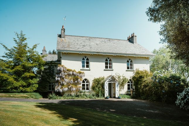 8 bedroom detached house for sale