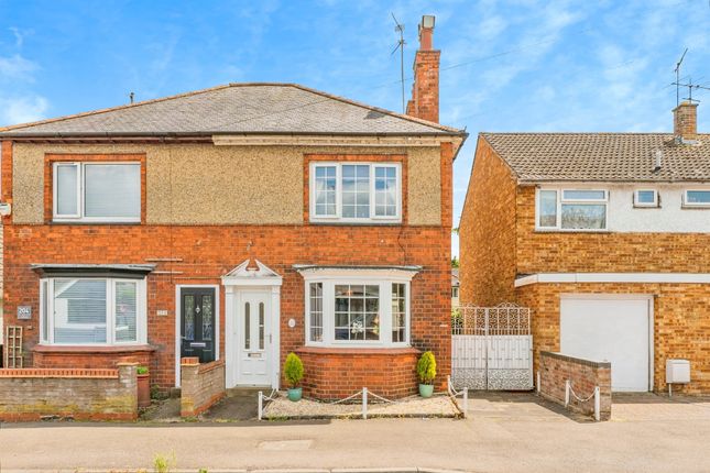 2 bedroom semi-detached house for sale