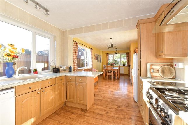 4 bed detached house