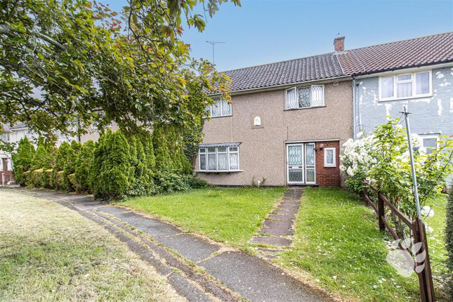 Feering Drive, Basildon SS14 4 bed terraced house for sale