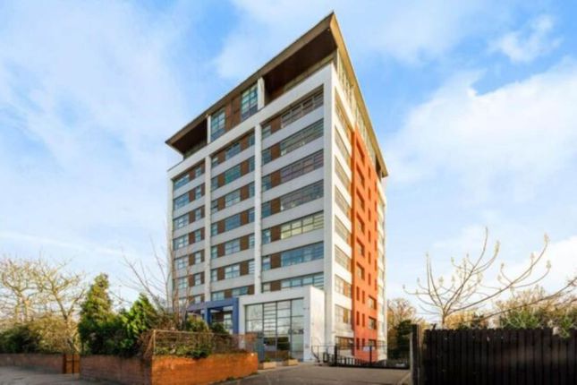 Romford Road, Forest Gate, E7 8AY 2 bed flat for sale