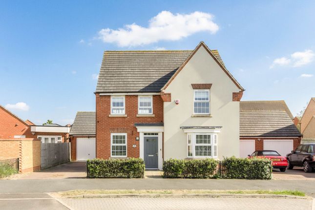 Neptune Crescent, Milton Keynes MK10 4 bed detached house for sale