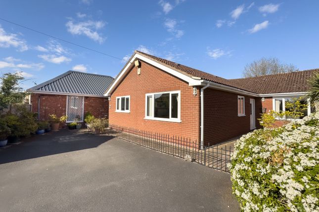High Street, Walcott, Lincoln... 3 bed bungalow for sale
