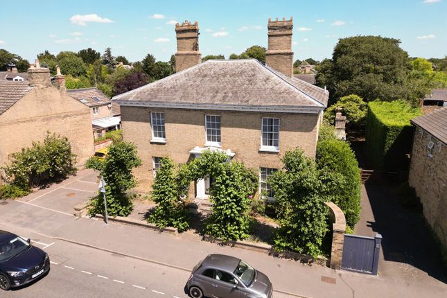 6 bedroom detached house for sale
