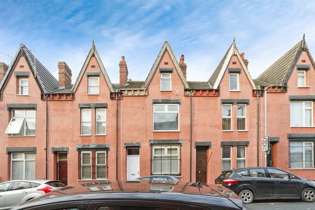4 bedroom terraced house for sale