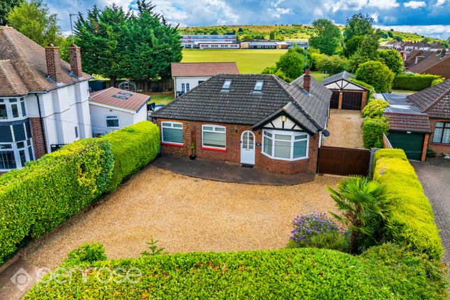 Barton Road, Luton, Bedfordshire, LU3... 5 bed detached bungalow for sale