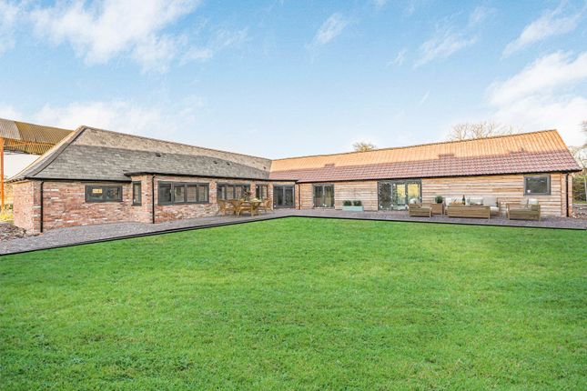 Lower Bourton, Swindon, Oxfordshire, SN6 4 bed house for sale
