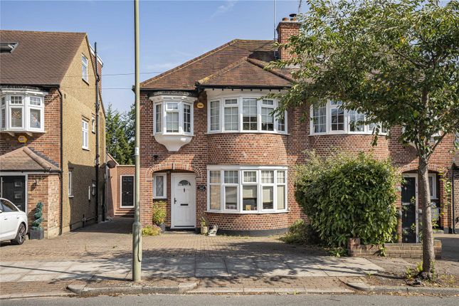 Lynton Mead, Totteridge, London, N20 3 bed semi