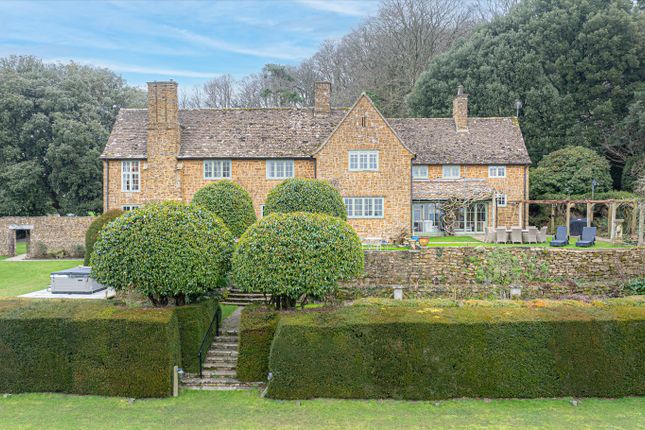 11 bedroom detached house for sale