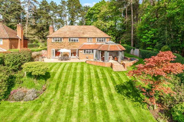 Hook Heath Road, Woking, GU22 4 bed detached house for sale
