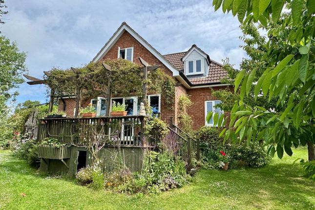 4 bed detached house