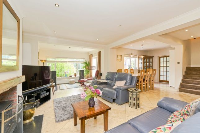6 bedroom semi-detached house for sale