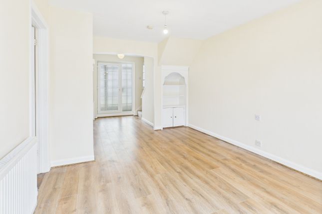 Ravens Close, Bromley BR2 3 bed terraced house for sale