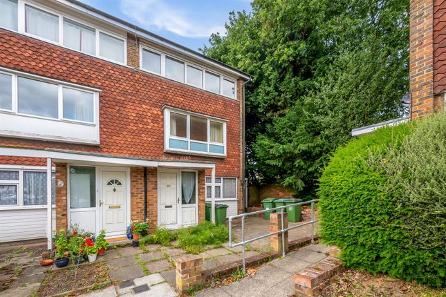 3 bedroom maisonette for sale