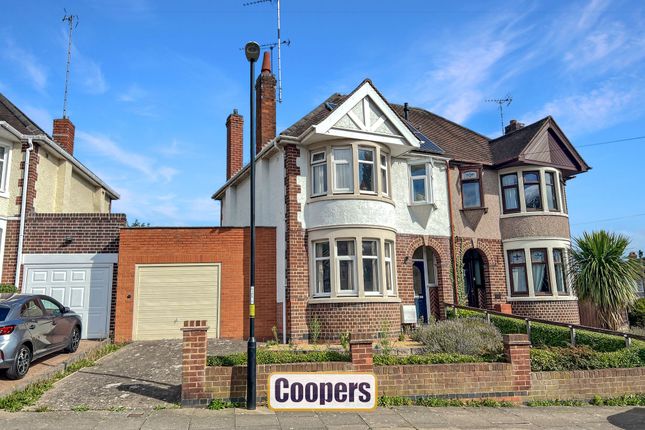 Ashington Grove, Whitley, CV3 3 bed semi