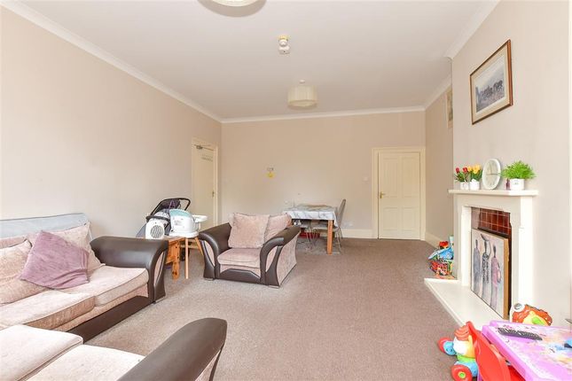 New Dover Road, Canterbury, Kent 2 bed flat for sale