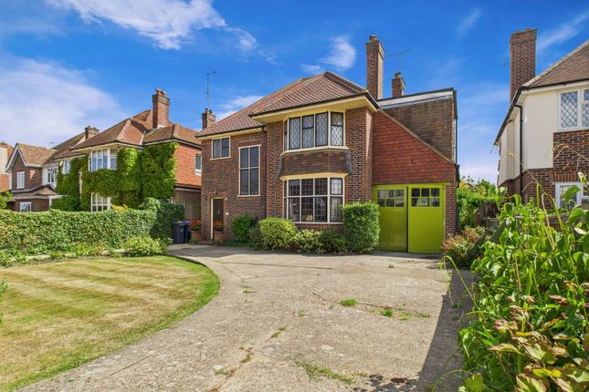 Lavington Road, Worthing, BN14 7SH 3 bed detached house for sale