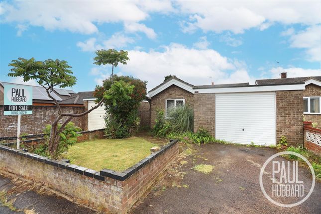 Cranleigh Road, Lowestoft, NR33 4 bed detached bungalow for sale