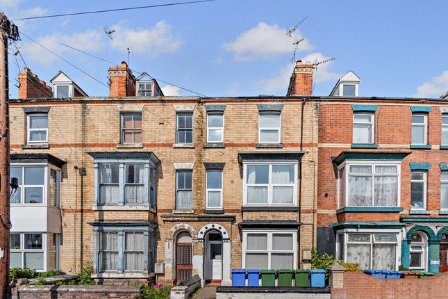 WINDSOR CRESCENT, BRIDLINGTON YO15 1 bed flat for sale