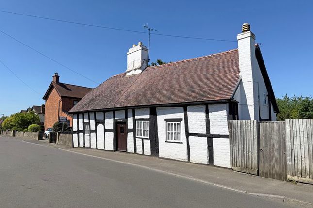 Green Lane, Hucclecote, Gloucester 2 bed detached house for sale
